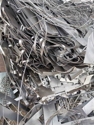 今年(nián)的(de)廢鐵(tiě)一(yī)路(lù)高(gāo)歌(gē)、盛旺回收的(de)價格一(yī)路(lù)跟上(shàng)