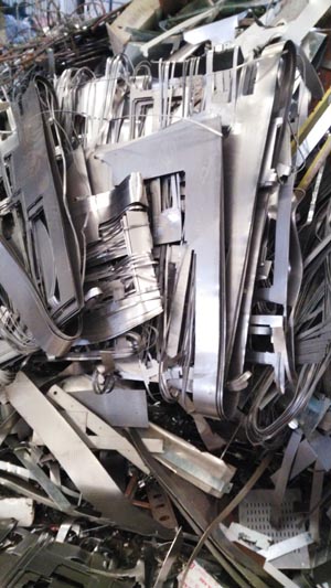 珍愛(ài)和(hé)呵護地(dì)球是(shì)人(rén)類的(de)唯一(yī)選擇，攜手并肩再生(shēng)資源發展更上(shàng)一(yī)層..