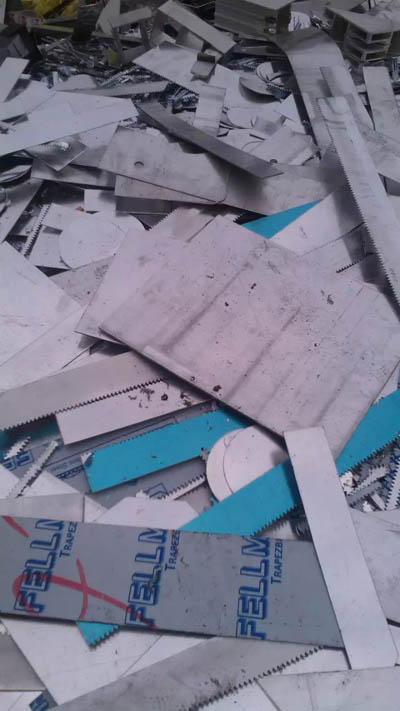 工(gōng)業(yè)垃圾分(fēn)别有(yǒu)：廢鐵(tiě)垃圾分(fēn)類，廢銅垃圾分(fēn)類，廢不(bù)鏽鋼垃圾分(fēn)類